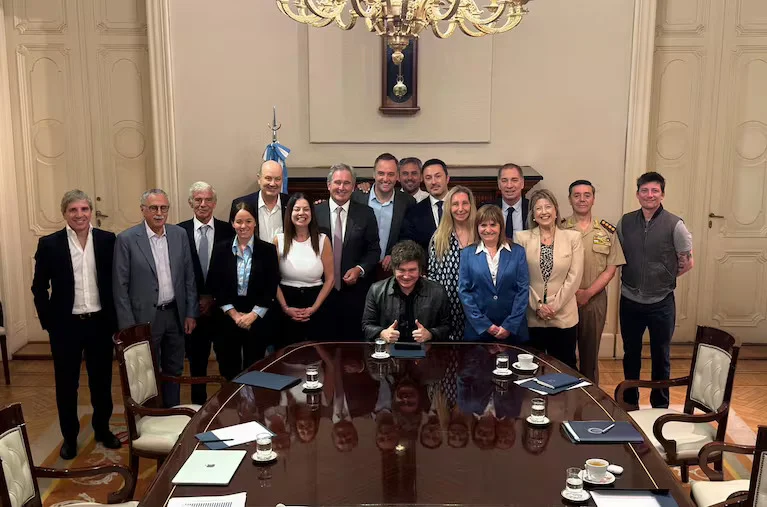 FUNCIONARIOS NACIONALES12